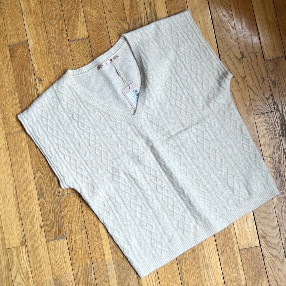 Esqualo beige sleeveless sweater in size XS